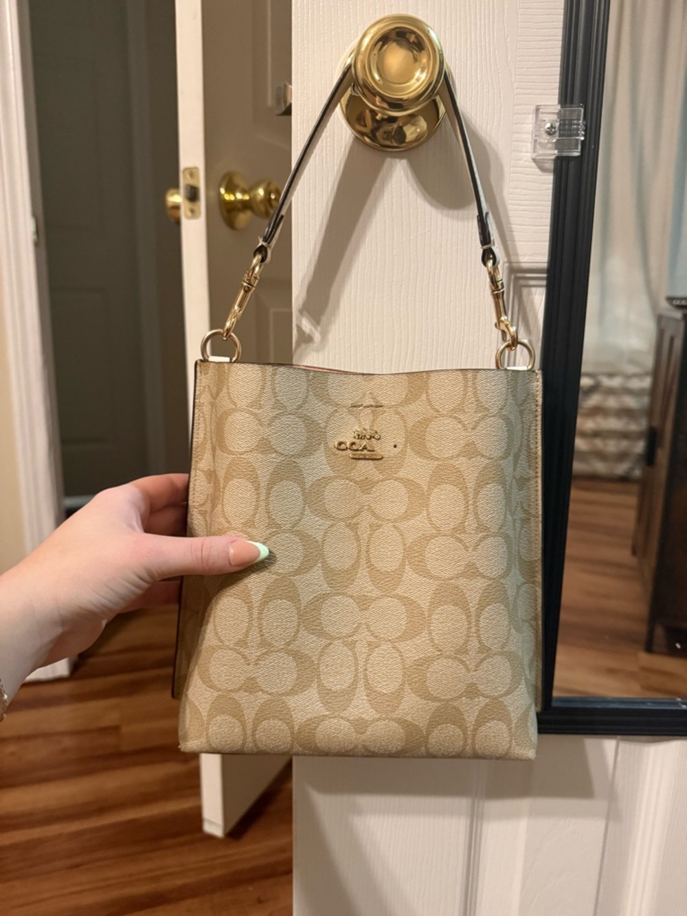 Coach Mollie Bucket Bag in Signature Canvas - Picture 2 of 6